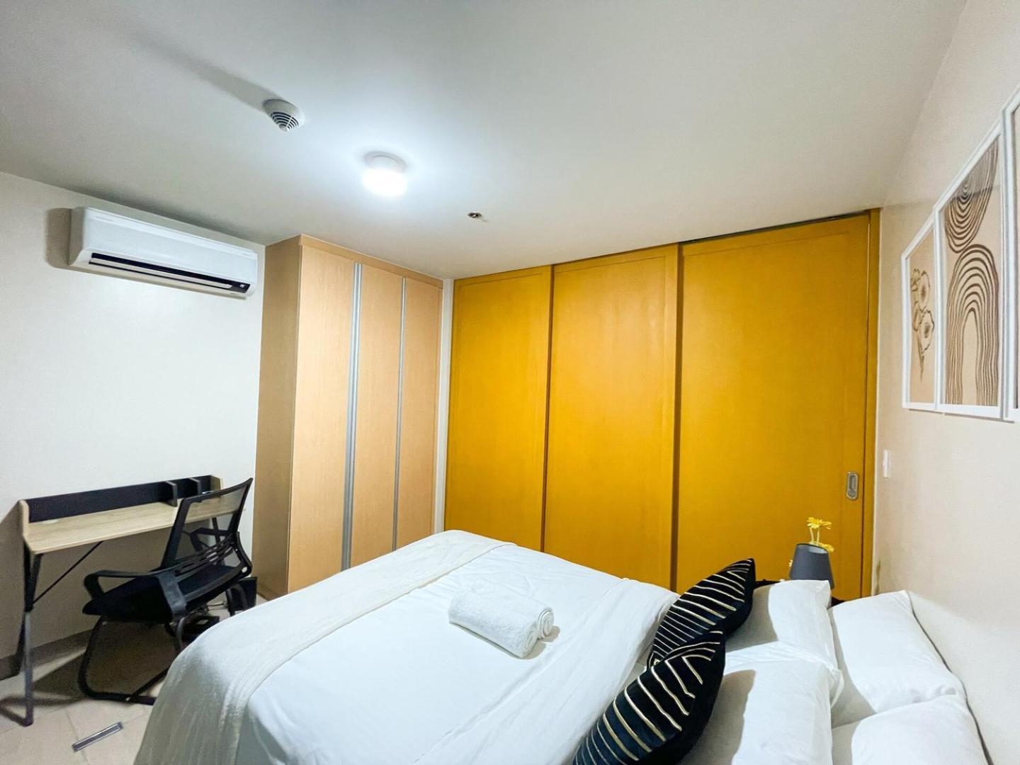 Prime Bgc At Uptown Area #ournw28d * Manila