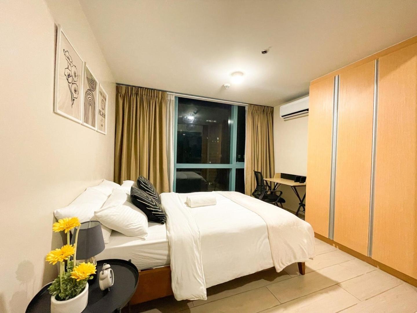 Prime Bgc At Uptown Area #ournw28d * Manila